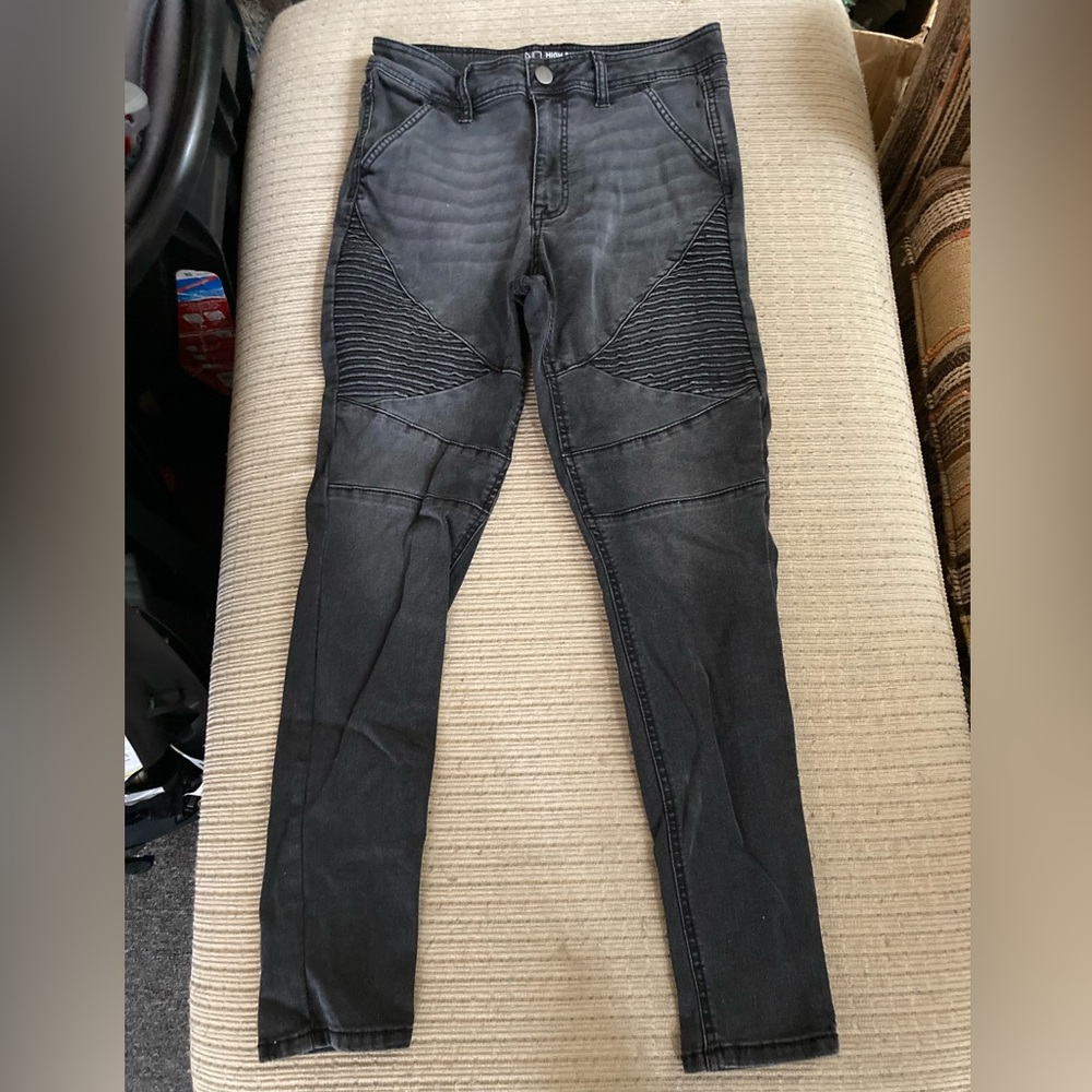Black Skinny Jeans